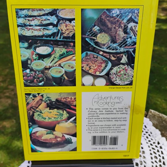 cookbook The Outdoor Cookbook by Culinary Arts Institute hardcover dated 1982 - Picture 2 of 11